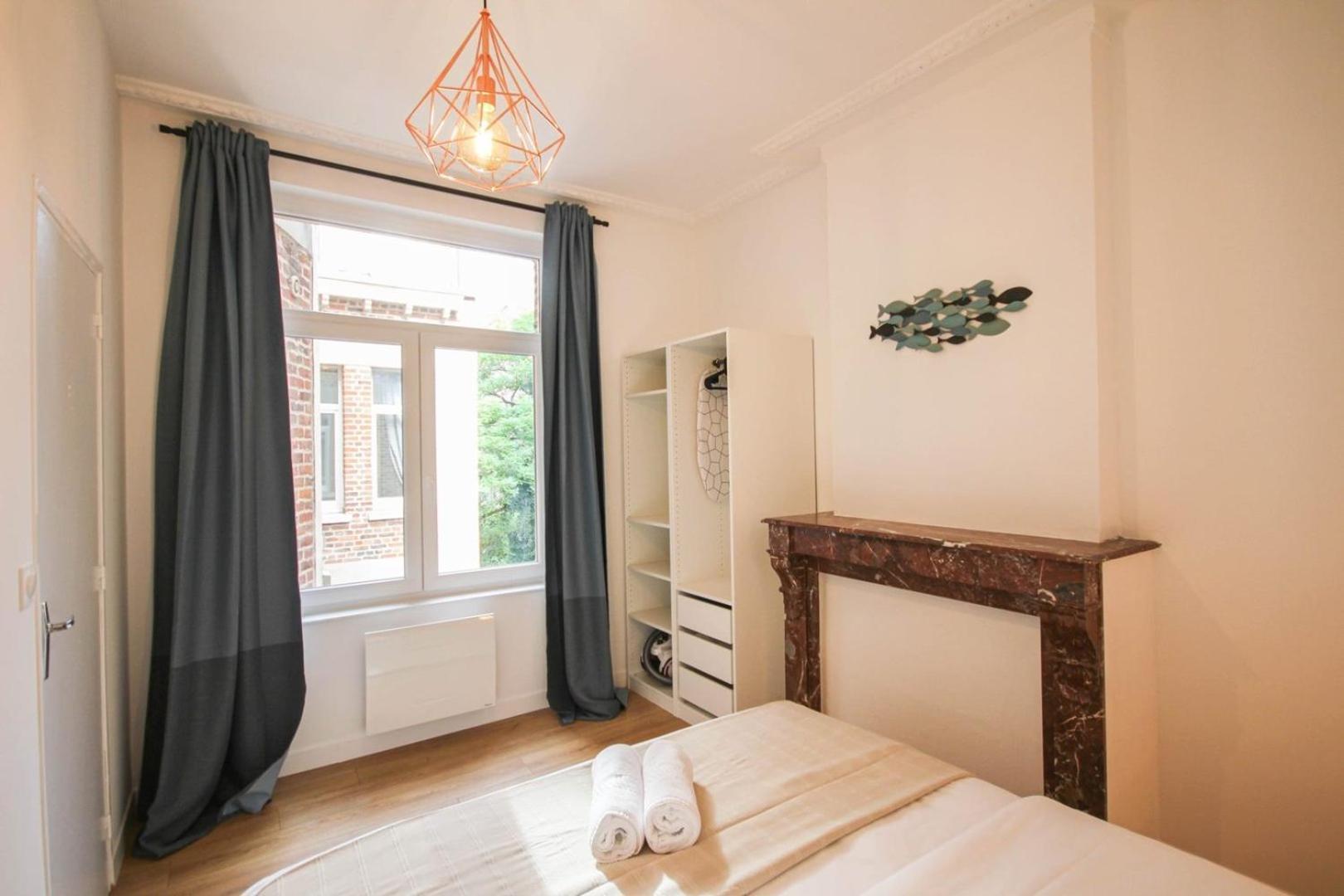 Fully-Equipped Apartment In City Center + Parking Lille Exteriör bild