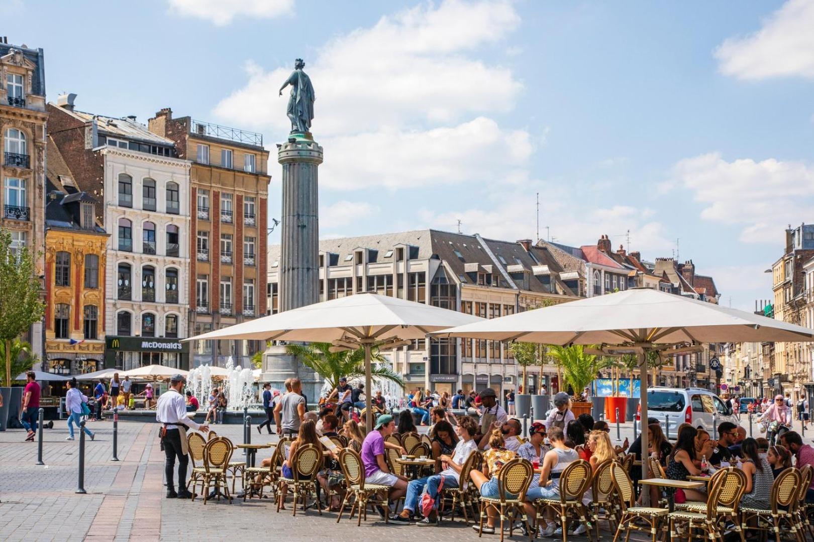 Fully-Equipped Apartment In City Center + Parking Lille Exteriör bild